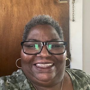 Meet your Posher, Carolyn